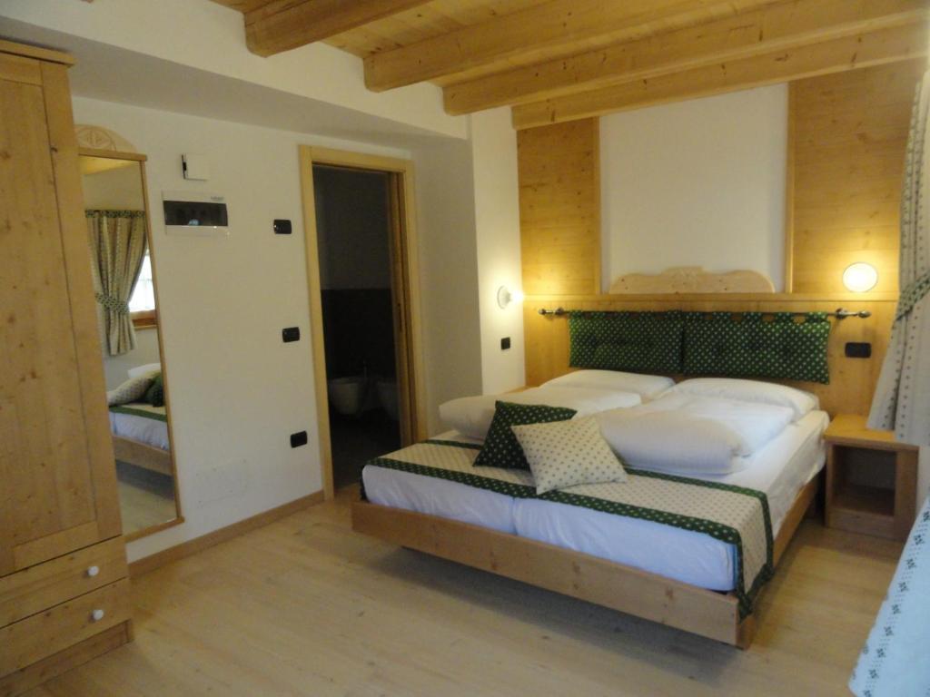 B&B Mas Di Zonadi Рабби Номер фото