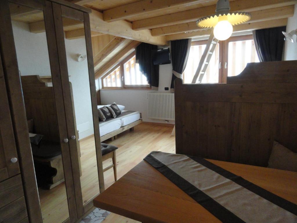B&B Mas Di Zonadi Рабби Номер фото