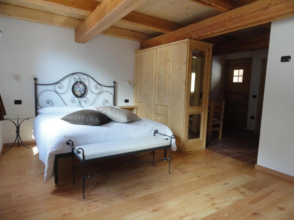 B&B Mas Di Zonadi Рабби Номер фото